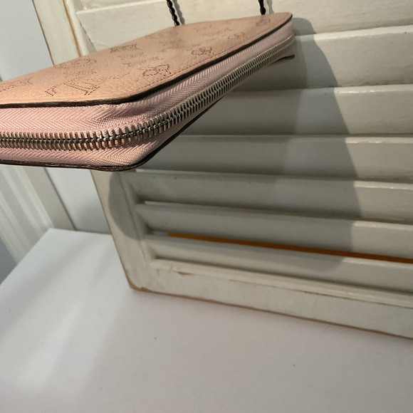 Louis Vuitton Zippy Wallet Mahina Leather Rose Jamin Pink - Picture 5 of 15